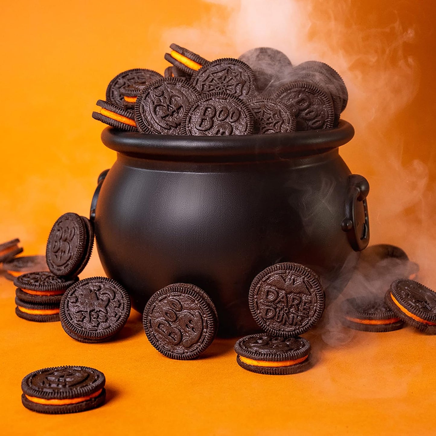 OREO Orange Creme Chocolate Sandwich Cookies, Halloween Cookies, 30 Snack Packs (2 Cookies Per Pack)